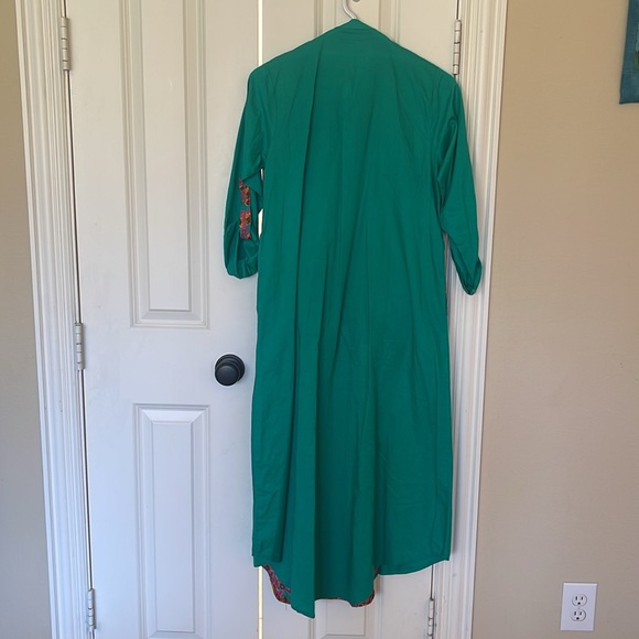 Khaadi Pakistani Indian embroidered kurta. - Picture 6 of 9
